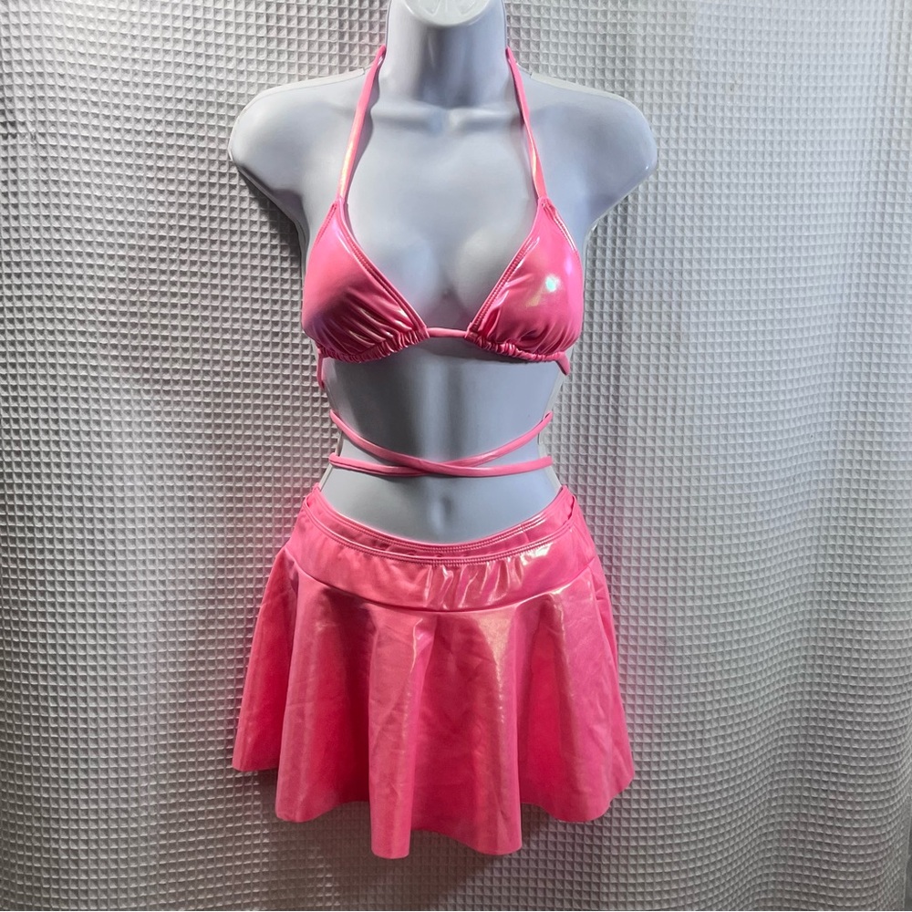 Flatter me  Ladies Pink Shiny Bikini Top and Skirt Set size Small (NWT)88&,2